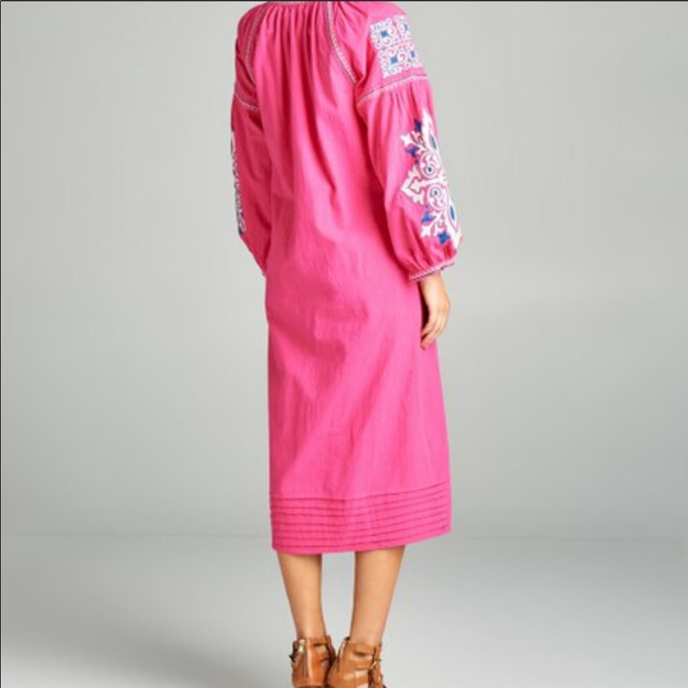 NWT Pink Embroidered Caftan Cover Up Robe - Picture 10 of 10